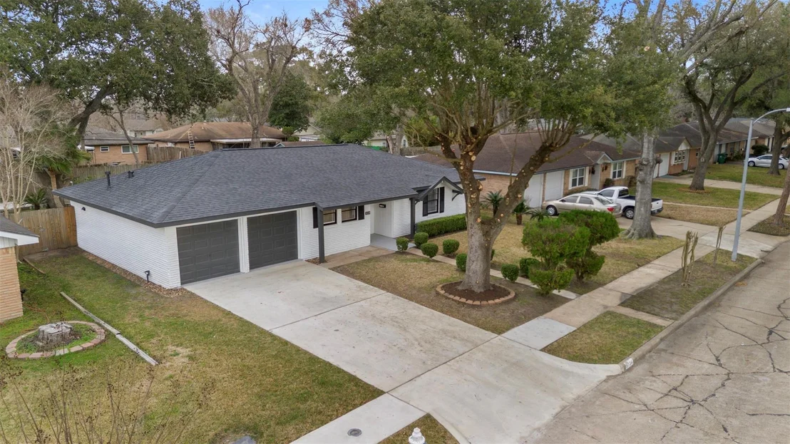 Photo of 5734 Farwell Drive