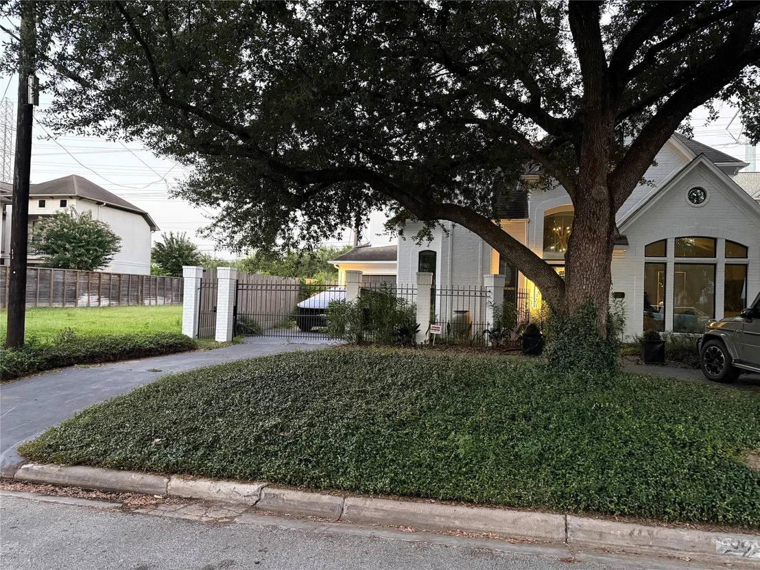 Photo of Unit B at 20 Hackberry Lane