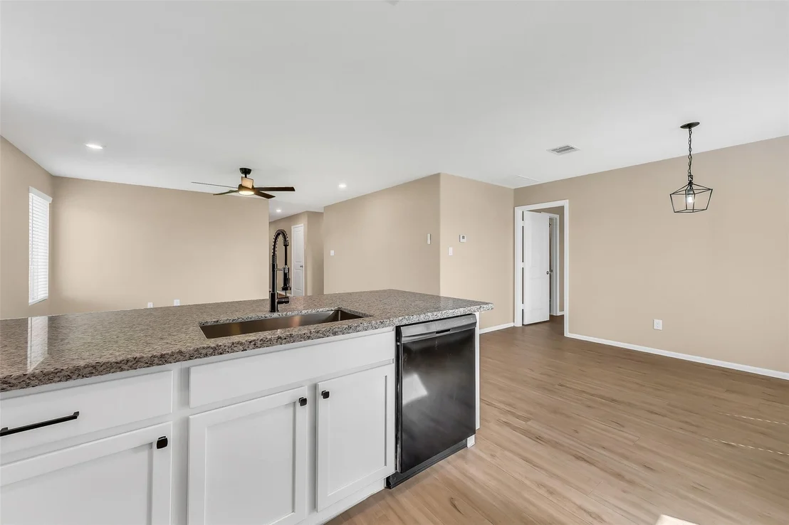 Photo of 521 Maple Bend Lane