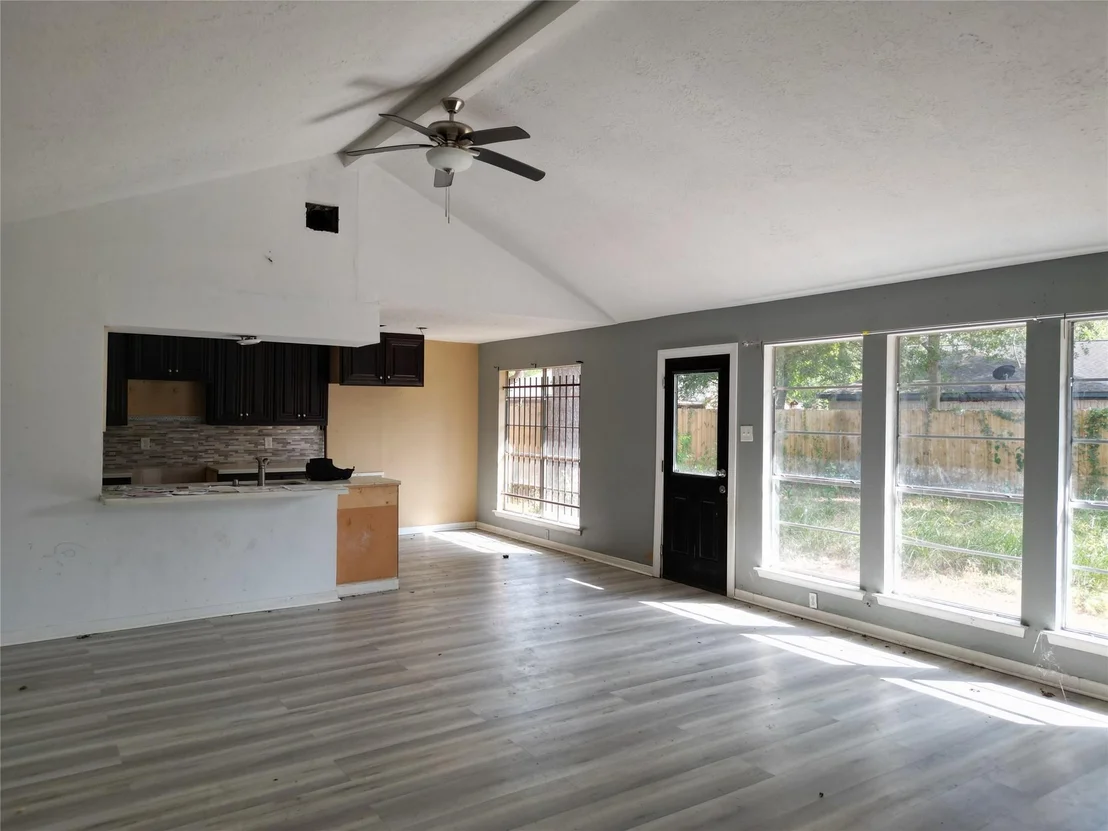 Photo of 8006 White Swan Drive