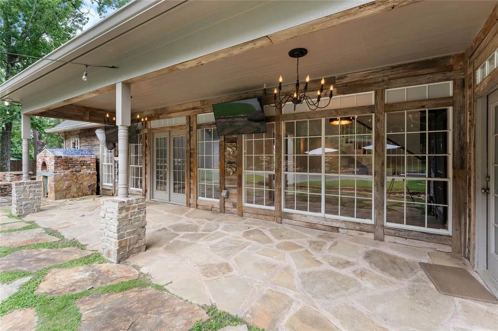 Photo of 32430 Edgewater Drive