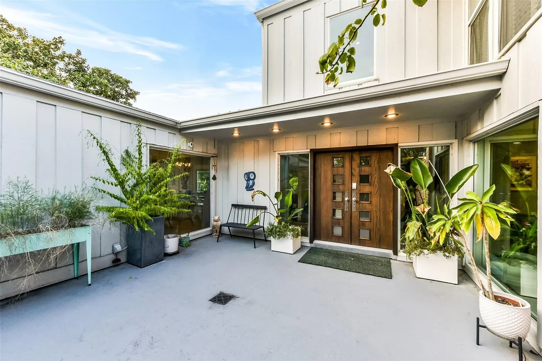 Photo of 5206 Contour Place