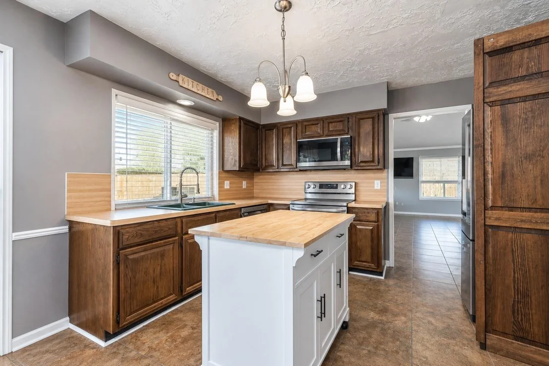 Photo of 7119 Sandy Knolls Drive