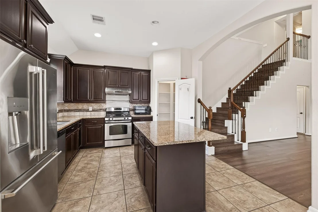 Photo of 6018 Gracys Landing Ln