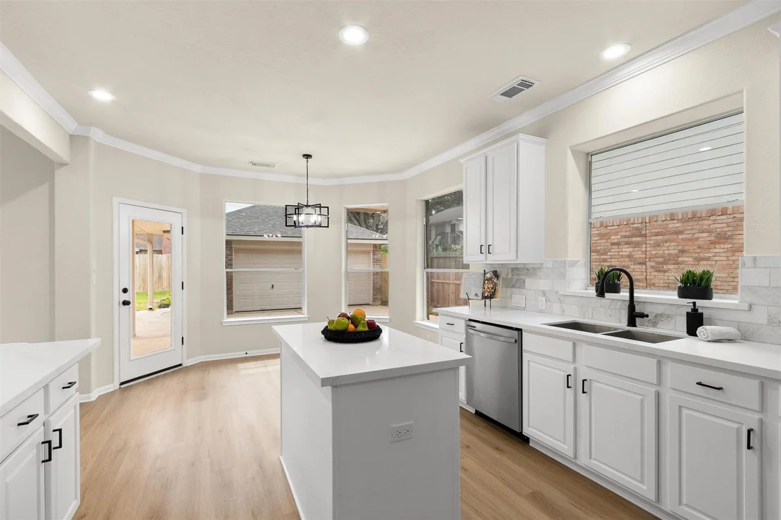 Photo of 19111 Emory Trail