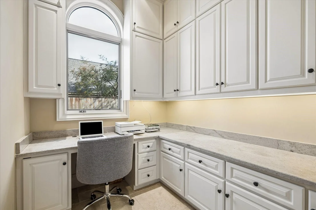 Photo of 107 Willowend Drive