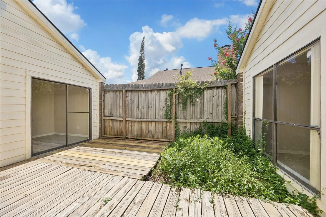 Photo of 8018 Cobblefield Lane