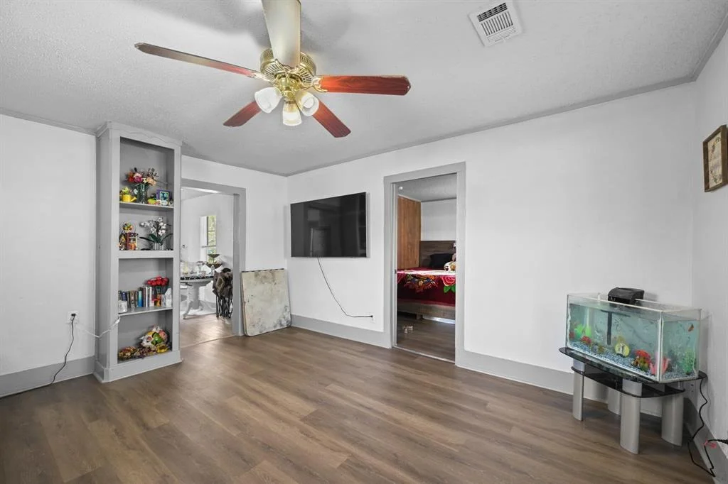 Photo of 608 E 4th Street
