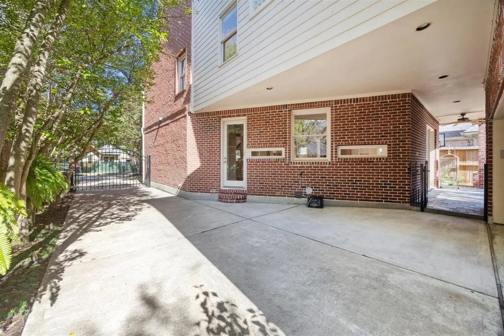 Photo of 4135 Amherst Street