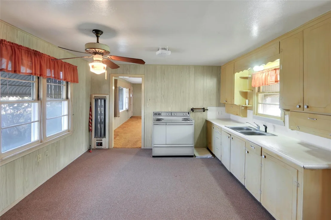 Photo of 302 3rd Street