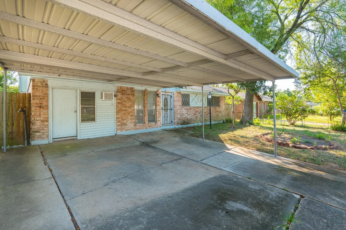Photo of 9834 Denning Drive
