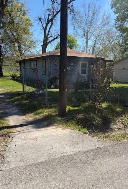 Photo of 9610 Tower Street