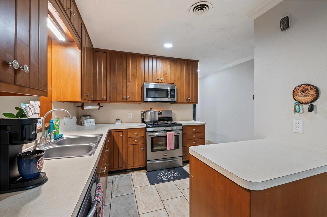 Photo of 1803 Edgehill Road
