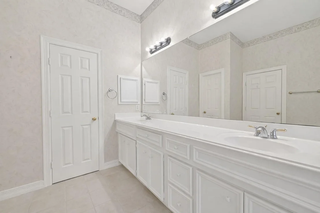 Photo of 1202 Waterside Estates Circle