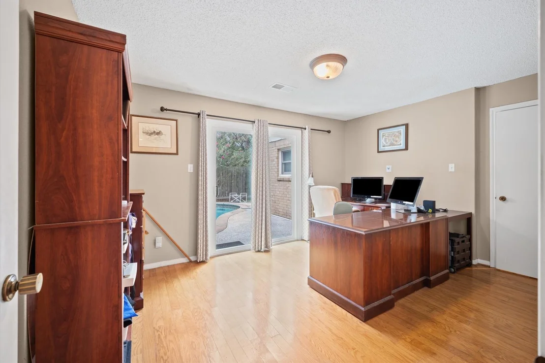 Photo of 1034 Coachlight Drive