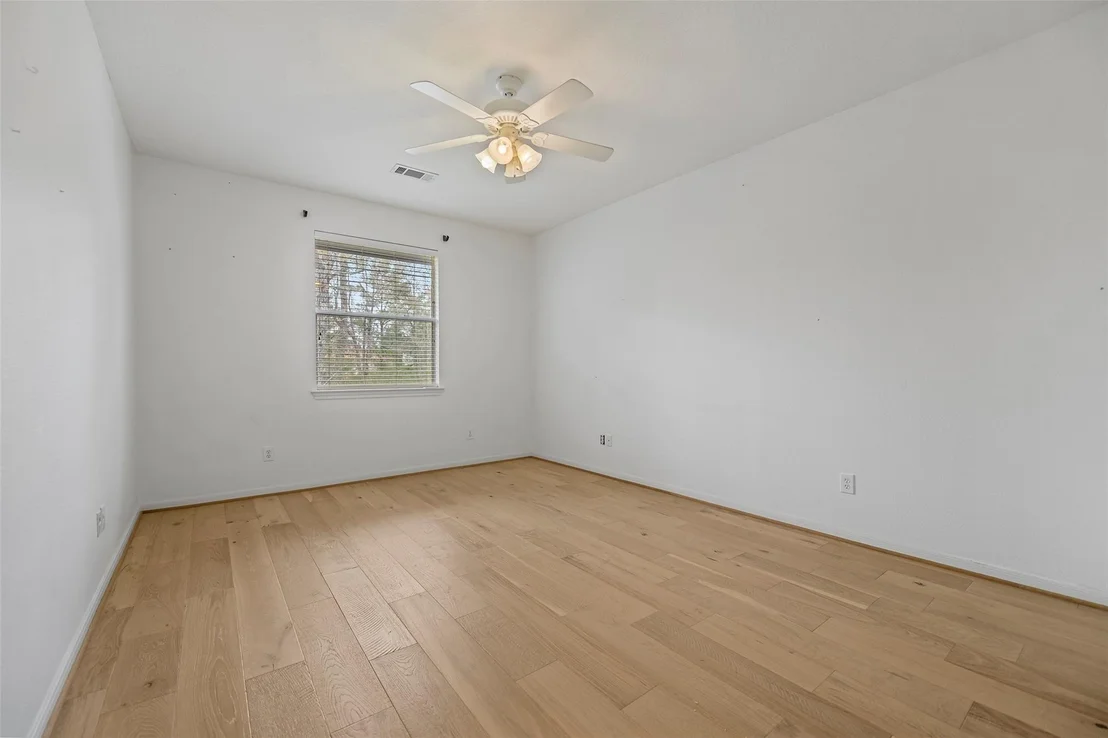 Photo of 98 E Beckonvale Circle