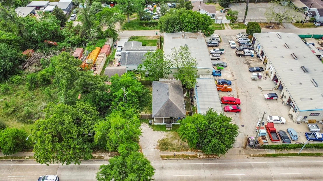 Photo of 4817 Pinemont Drive