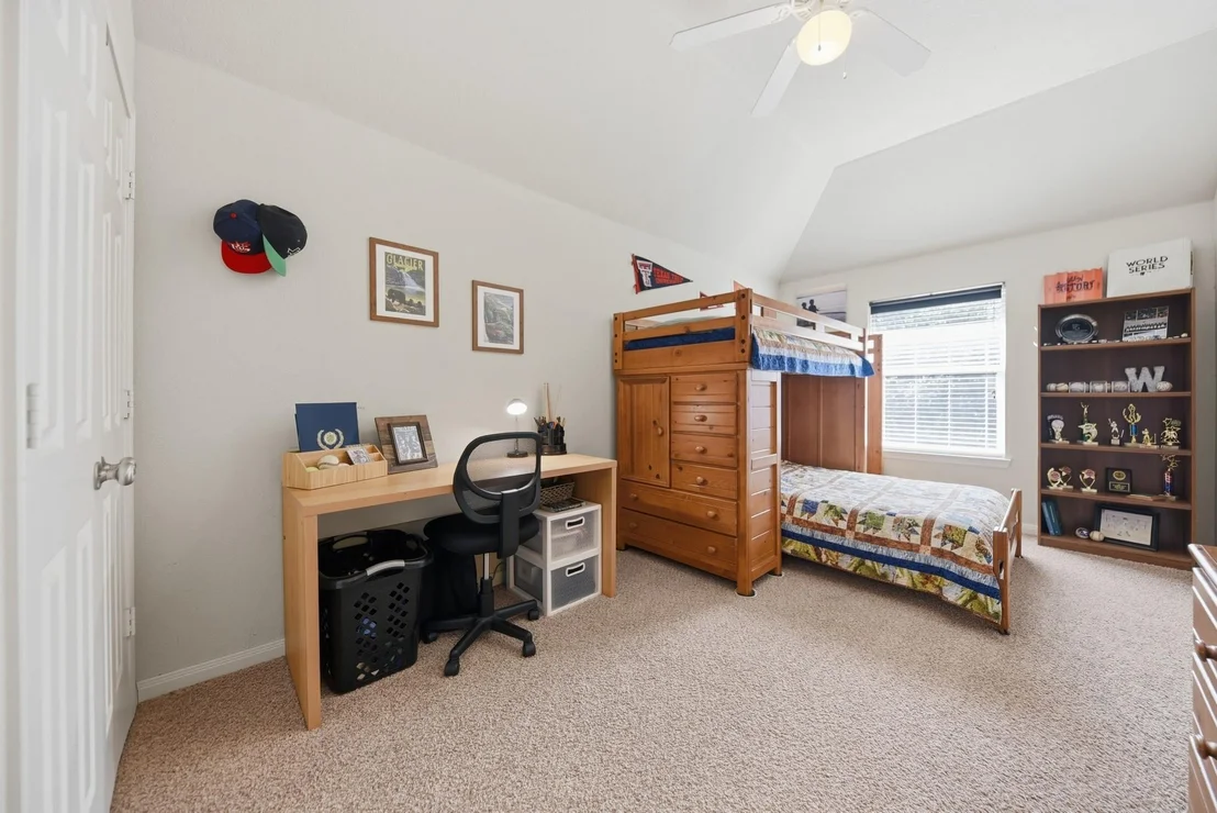 Photo of 2913 Oakwood Drive