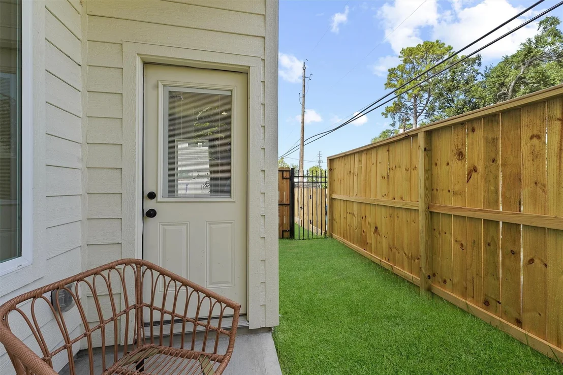 Photo of 8917 Knoll Branch Drive