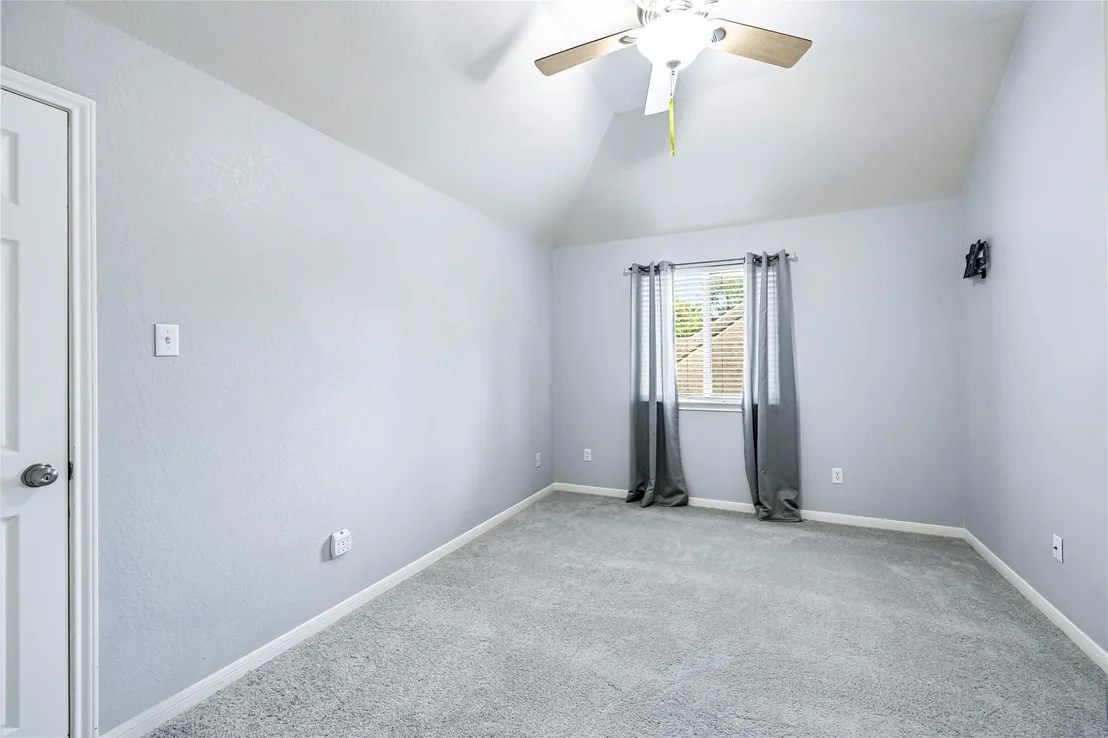 Photo of 10228 Little T