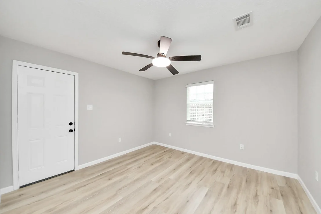 Photo of 5212 Willowview Drive
