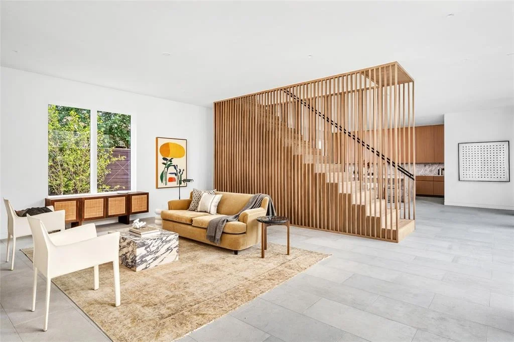 Photo of 2215 Albans Road