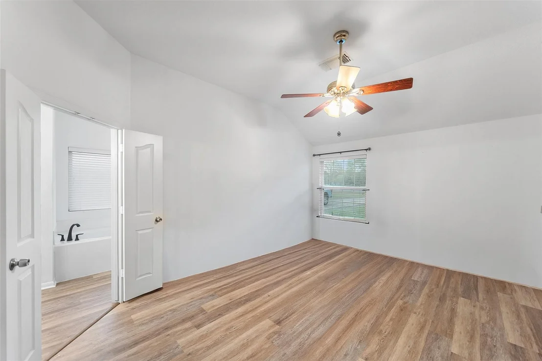 Photo of 118 Pin Oak Lane