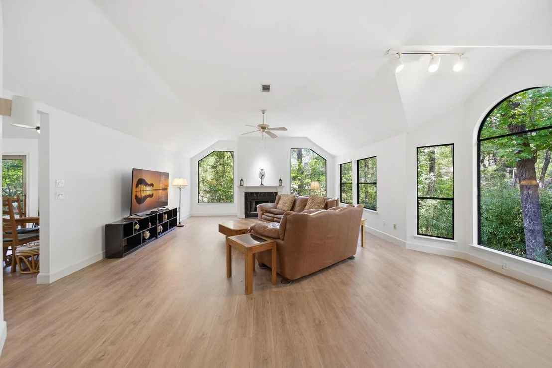 Photo of 135 E Wilde Yaupon
