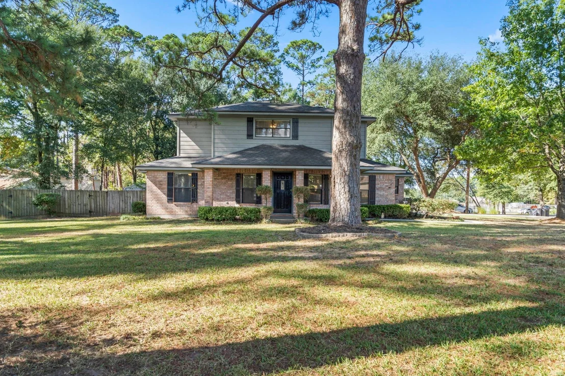 Photo of 15633 Corinthian Way
