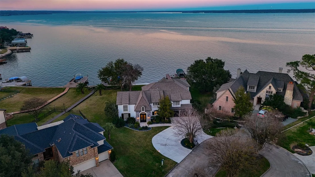 Photo of 11706 Edgewater Court