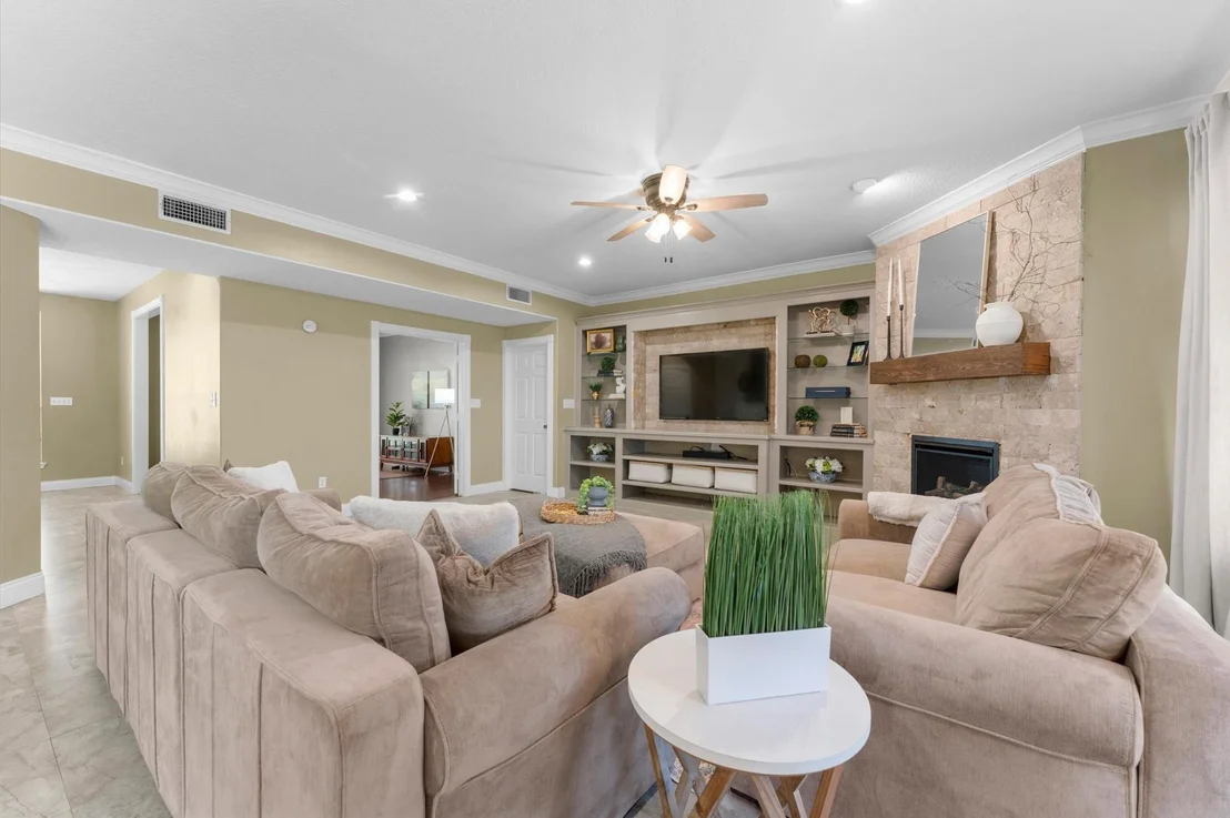Photo of 33014 Grove Park Drive