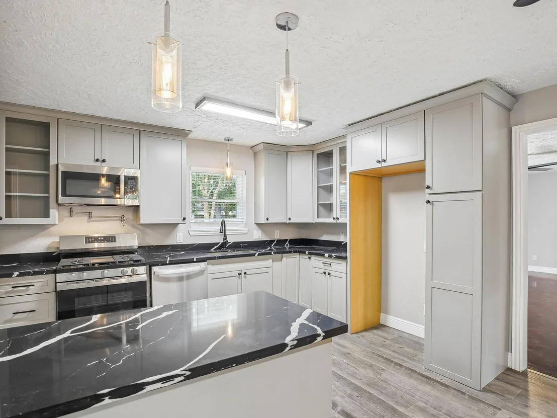 Photo of 2921 Oak Drive