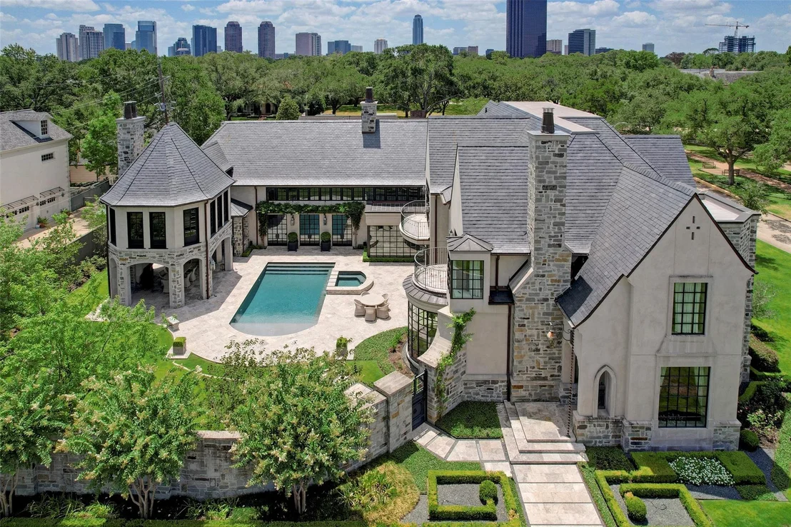 Photo of 5555 Cranbrook Road