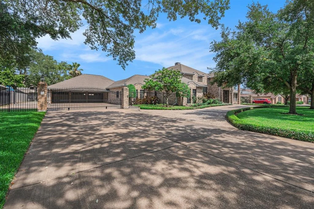 Photo of 2313 Killarney Lane