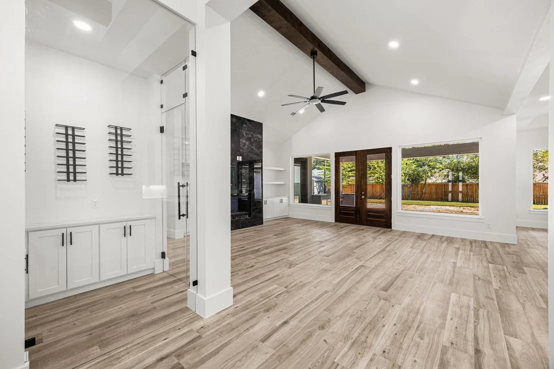 Photo of 418 Garrett Dr
