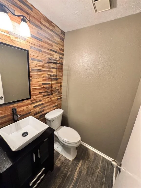 Photo of 2702 Dovewood Lane
