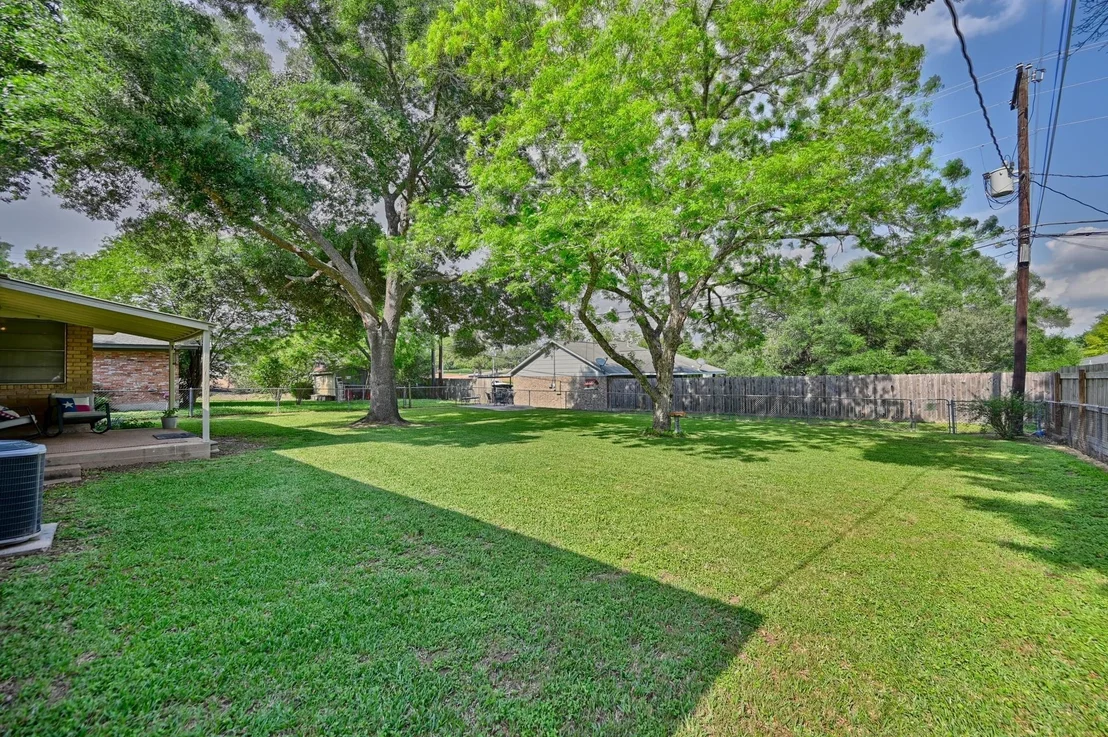 Photo of 204 Meadow Lane