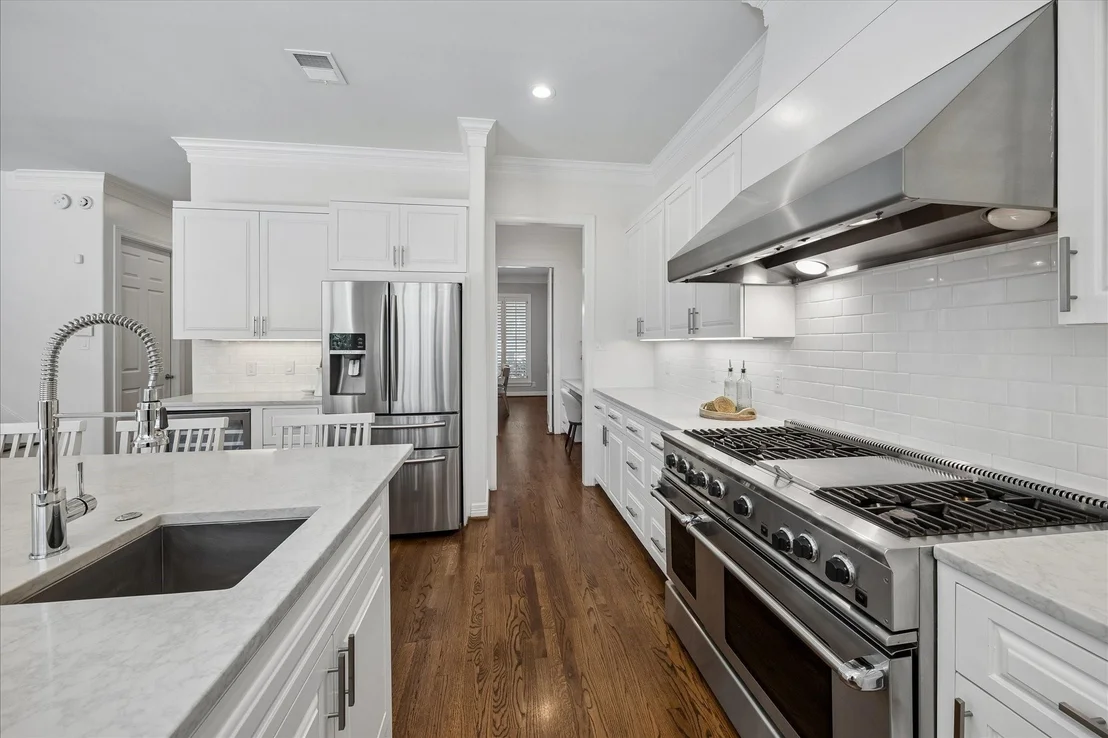 Photo of 4111 Sunset Boulevard