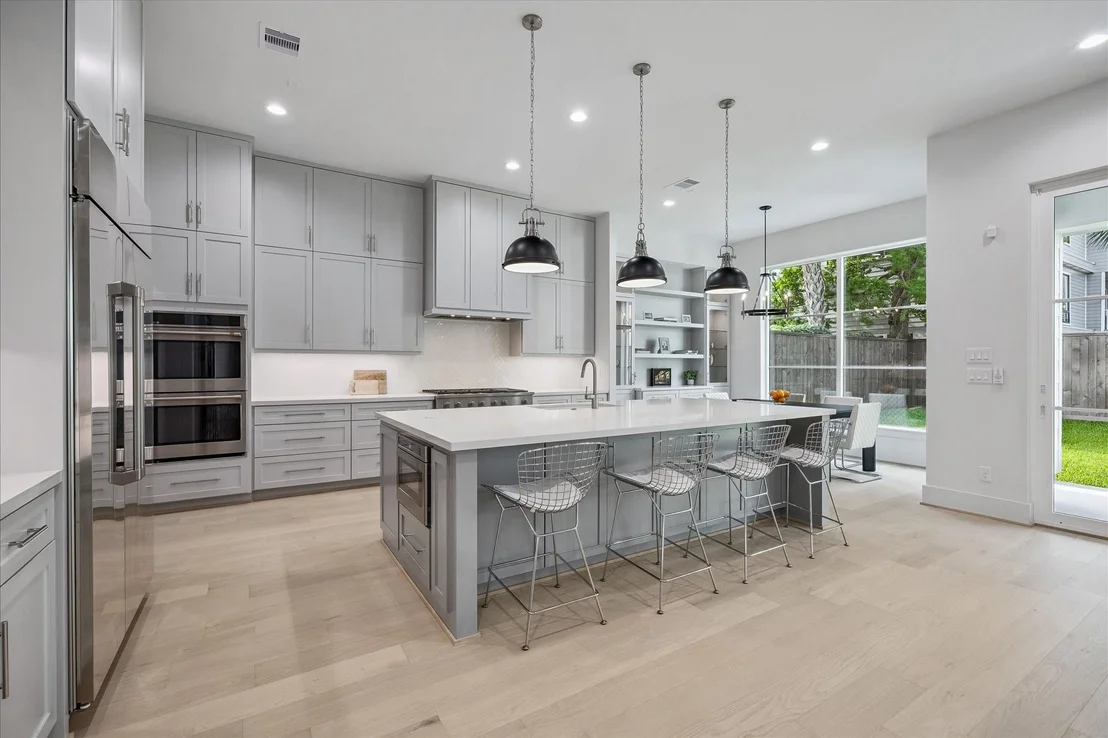 Photo of 1118 Jackson Boulevard