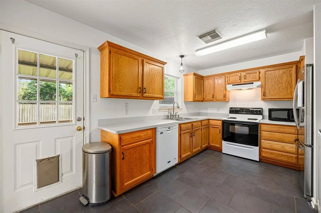Photo of 523 Pinewood Drive