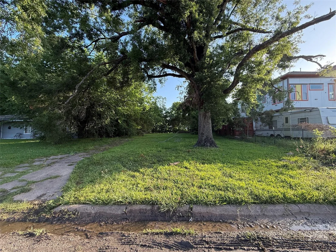 Photo of 5307 Willow Glen Drive