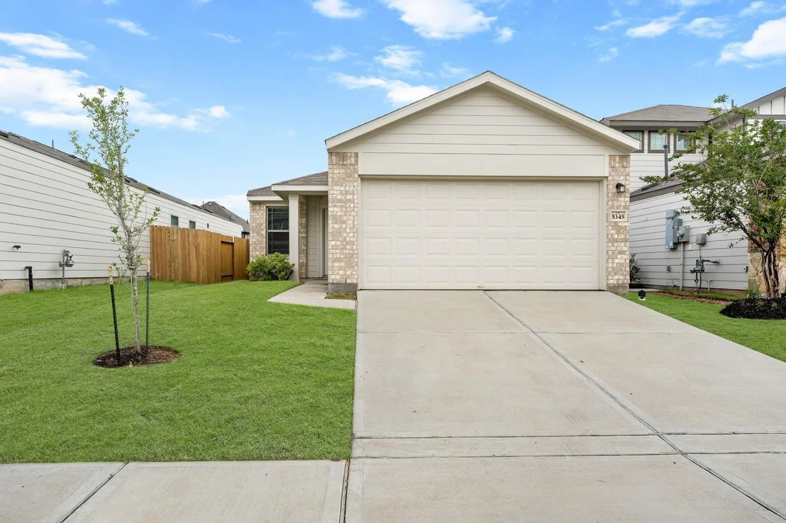 Photo of 5345 Basquiat Drive