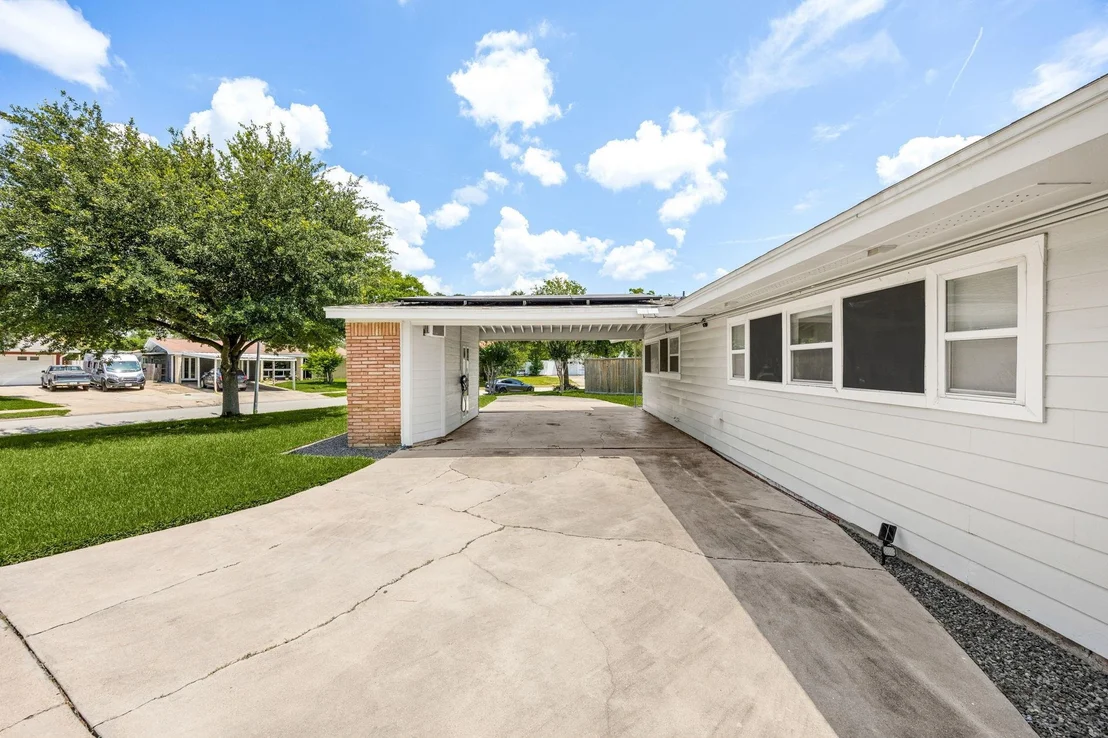 Photo of 6617 Scribner Road