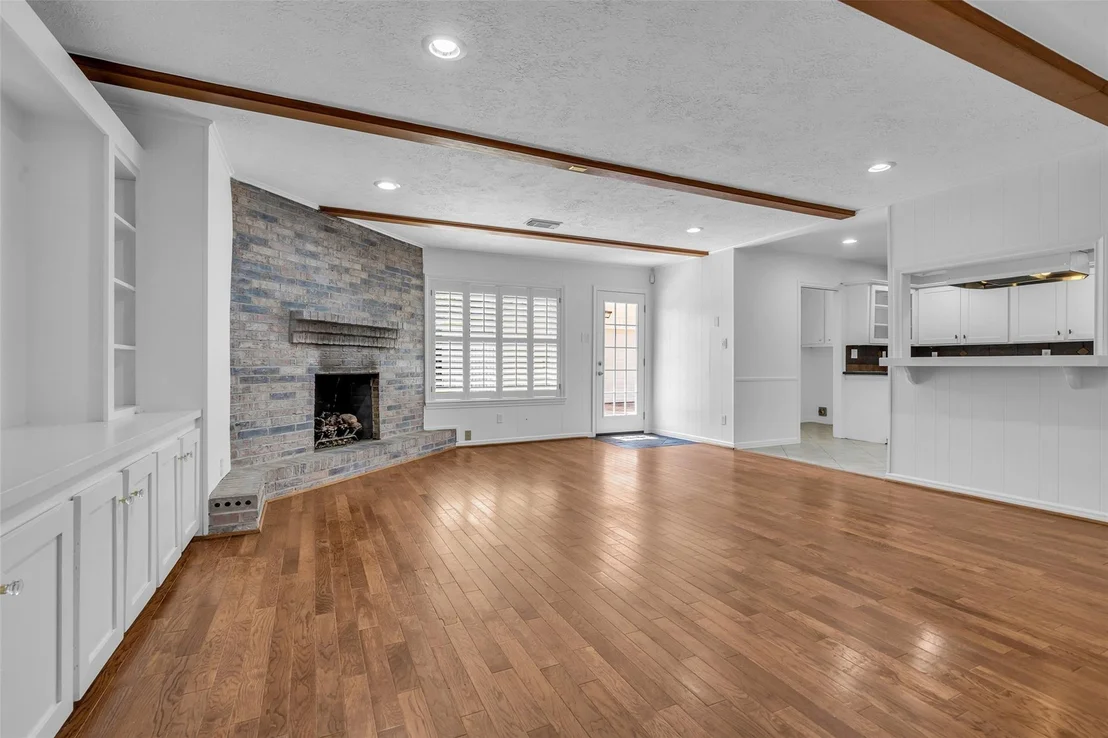 Photo of 947 Thornton Road