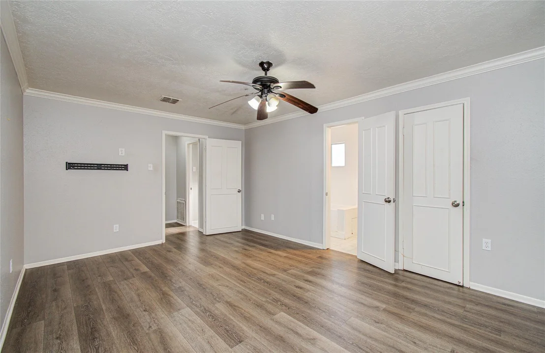 Photo of 9430 Claridge Drive