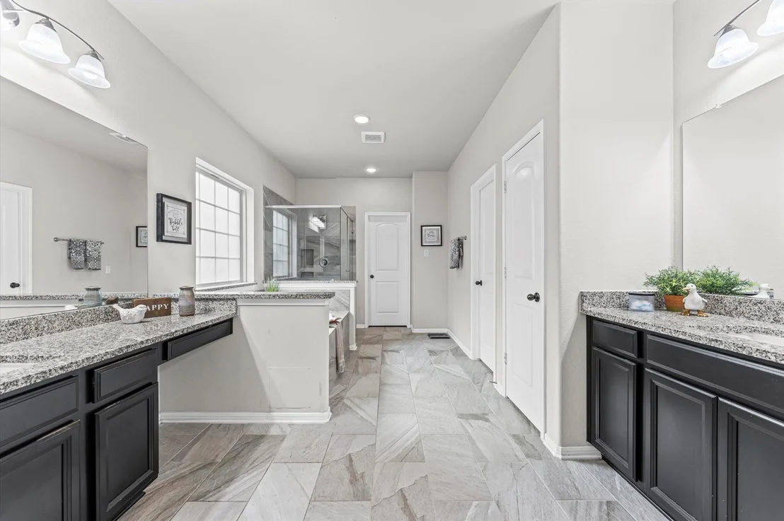 Photo of 5811 Euclid Loop