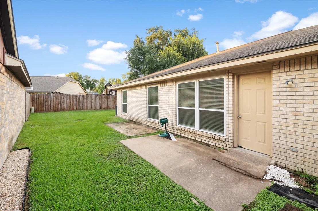 Photo of 19946 Mountain Dale Drive
