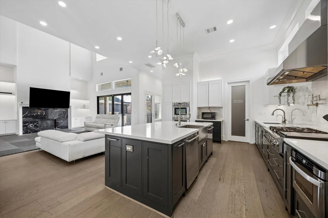 Photo of 4951 Valkeith Drive