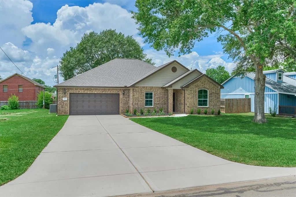 Photo of 10477 Valley Drive N