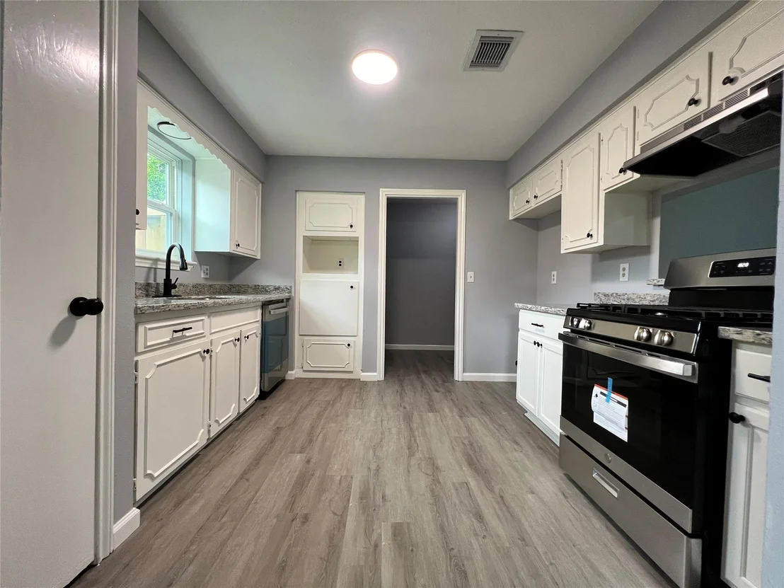 Photo of 7110 Ensworth Drive